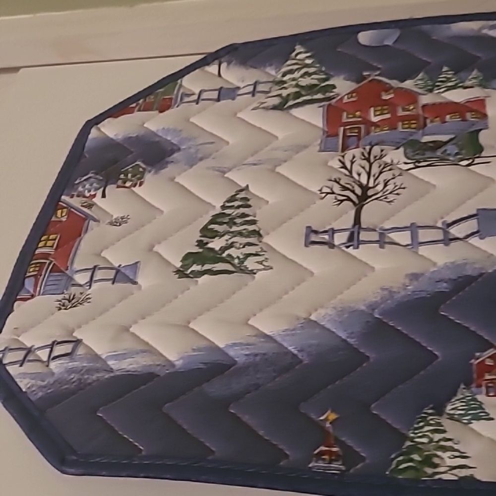 Winter Quilted Placements - Picture 2 of 8